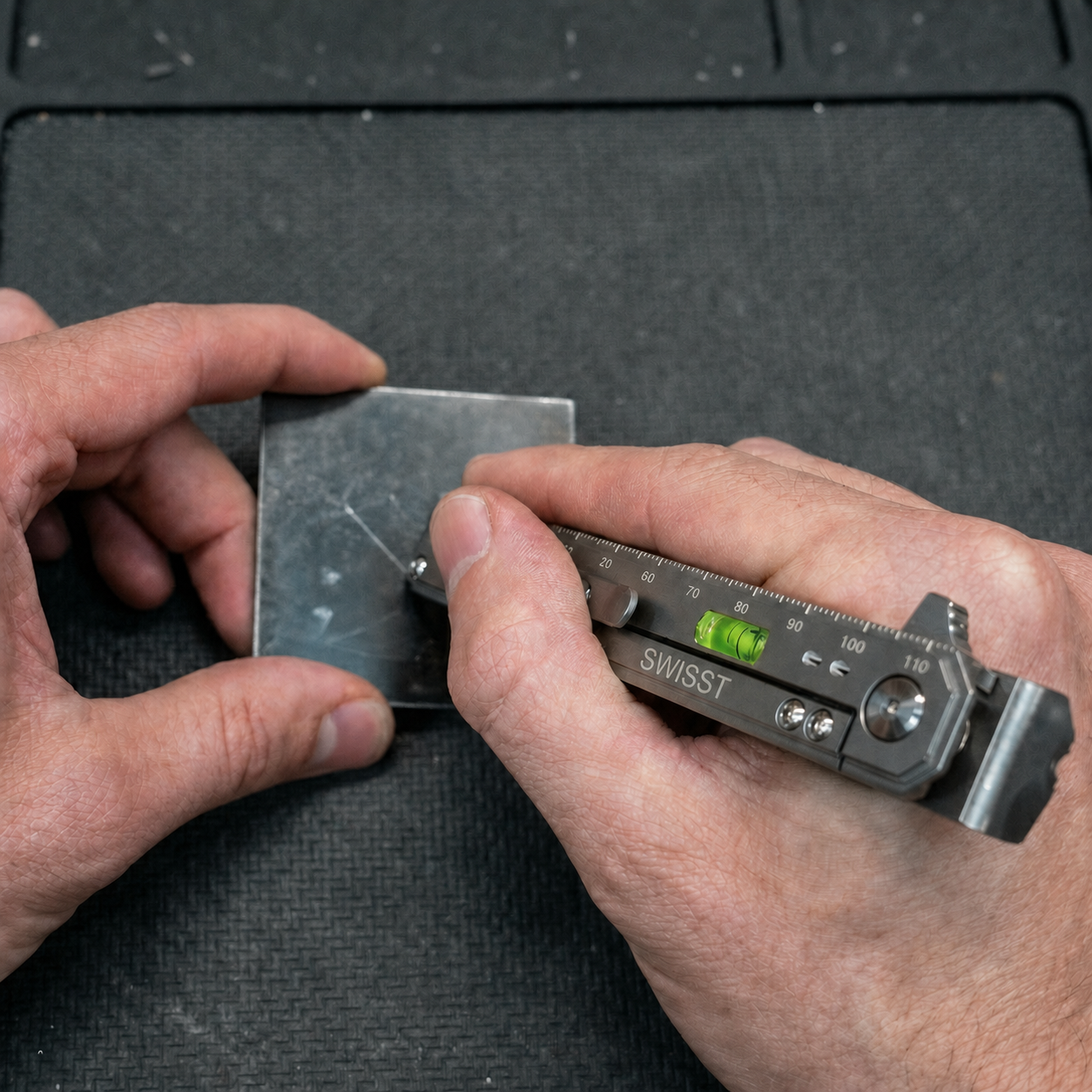 SWISST T-21 Titanium Multitool